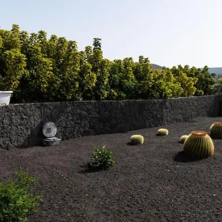Timanfaya Vila Tahiche